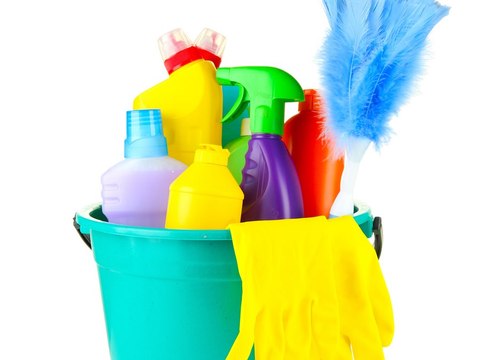 3 Easy Steps to Make Your Own Cleaning Wipes