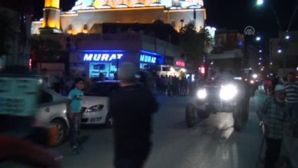 Traktörleri ile Fetö'nün Darbe Girişimine Tepki Gösteren Çiftçiler