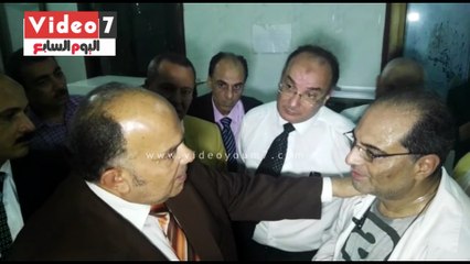 بالفيديو..محافظ الدقهلية فى جولة ليلية مفاجئة يحيل مسئولى مستشفى جمصة للتحقيق