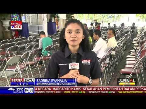 Suasana Misa Natal di Gereja Katedral