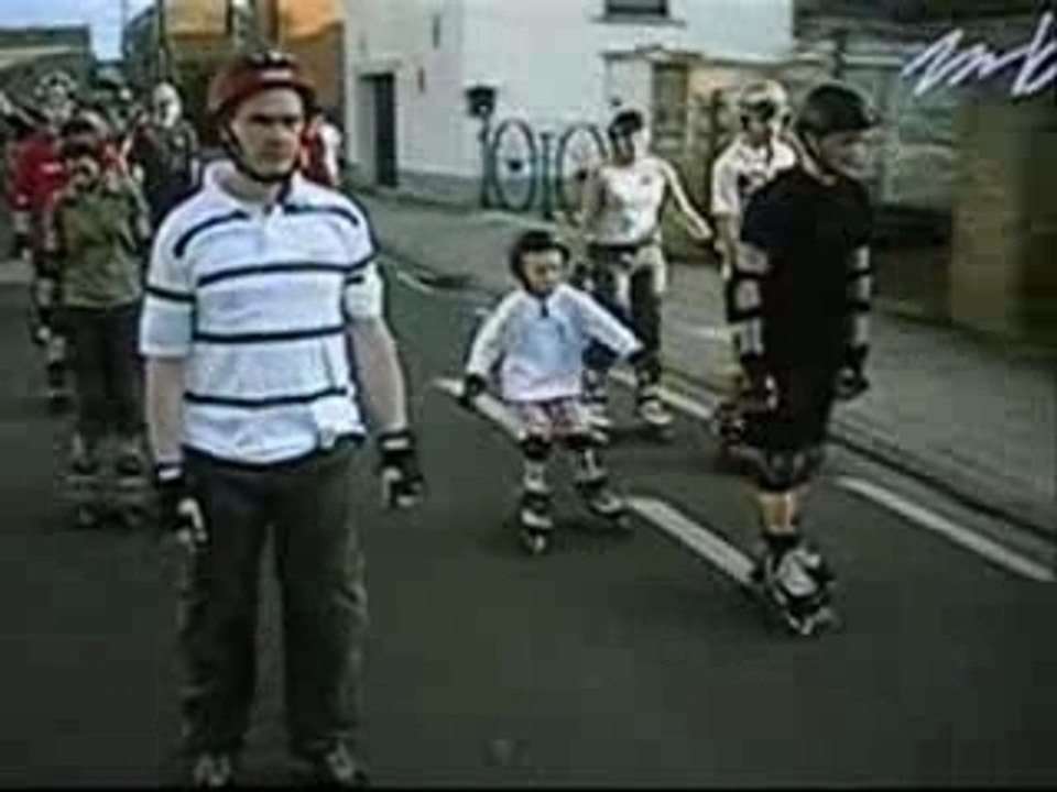 les roller parades dans 18 AU CARRE sur télé MB