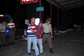 FETÖ'cüler Evrakları Yakmaya Çalışırken Yakalandılar