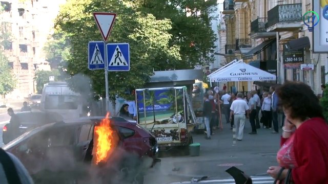 Видео первых минут, после взрыва, еще живого Павла Шеремета