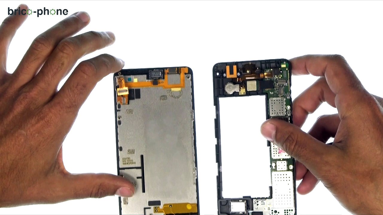 Tutoriel Microsoft Lumia 640 : comment changer le bloc écran (vitre tactile + écran LCD)