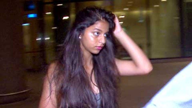 Shahrukh Khan's Daughter Suhana SPOTTED At Airport