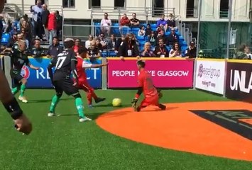 Un gardien sans jambe fait de beaux arrêts à la Coupe du Monde des SDF !