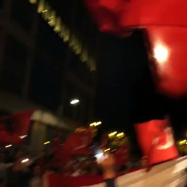 La police bruxelloise prête son micro pour un a...