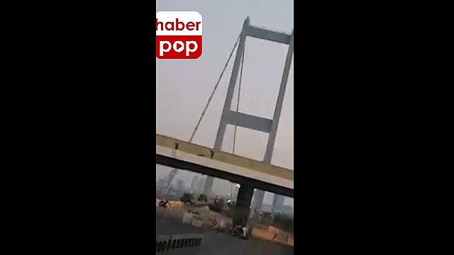 Darbeci Askerler Köprüdeki tomayı tankla böyle vurdu #tank #toma #darbe