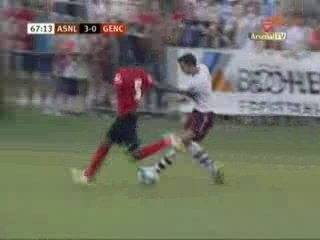 Genclerbirligi v Arsenal - Emmanuel Eboue skill (68)
