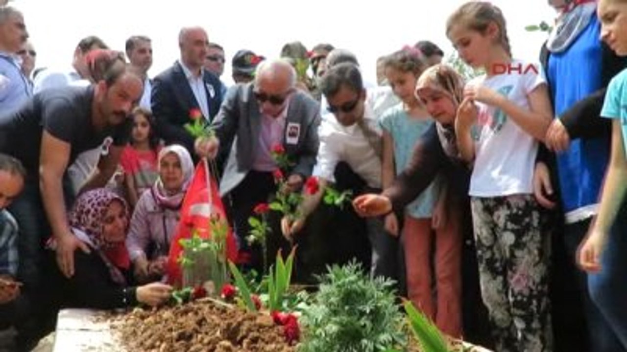 Midyat Şehit Polis Velit Bekdaş, Midyat'ta Tekbirler Eşliğinde Uğurlandı-2