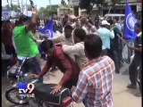 Una Dalit atrocity: Political activists beat up local businessmen in Arvalli - Tv9 Gujarati