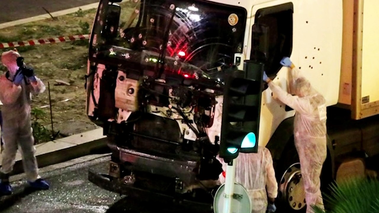 PRUEBAS DEFINITIVAS DEL AUTOATENTADO EN NIZA, FRANCIA
