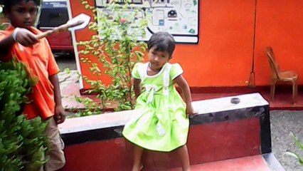 Punchi panchiye පුංචි පැන්චියේ - abroad mom sing to her daughter