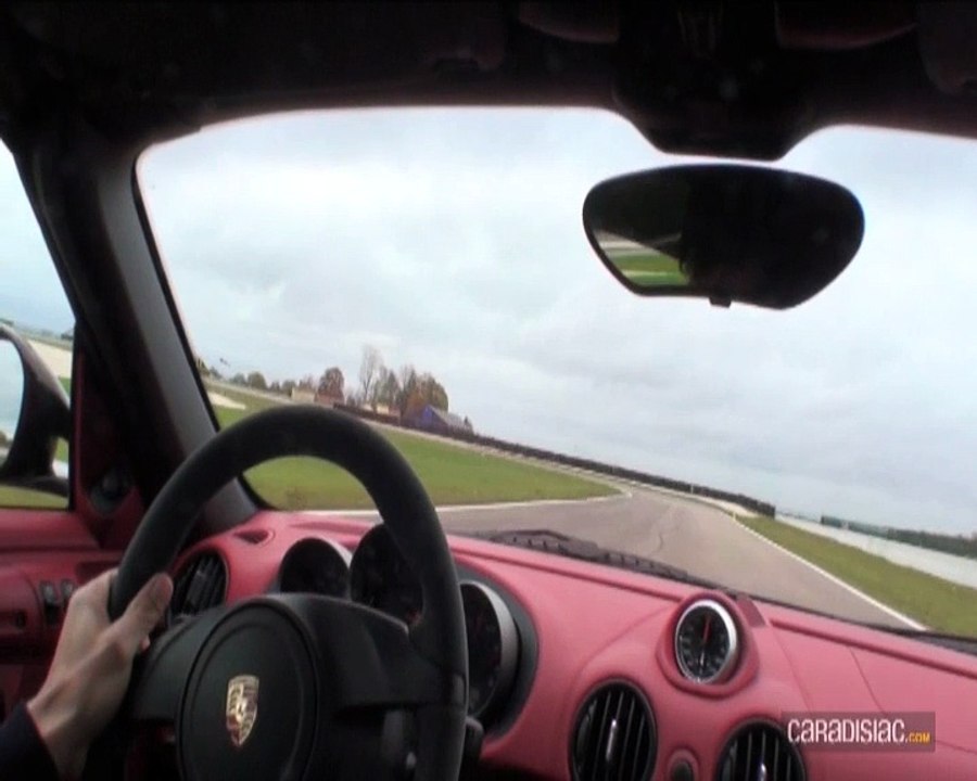 Un tour du circuit de la Ferté Gaucher avec Soheil Ayari à bord de la  Porsche Boxster Spyder
