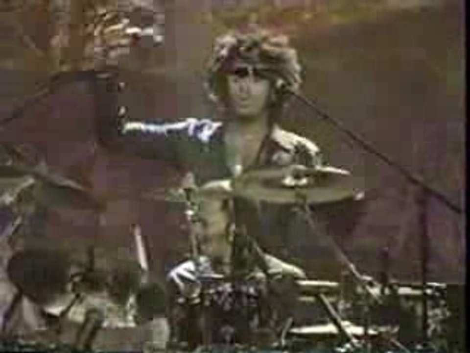Maxwell gotta get closer live