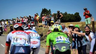 Mark Cavendish wins again on stage 14 - Tour de France 2016 [VIDEO]