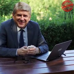 Wenger playing Pokemon Go