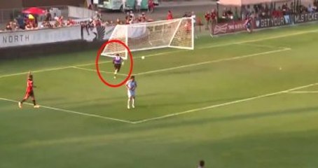 Eski Antalyasporlu Sammy Ndjock'un Kendi Kalesine Attığı Gol Olay Yarattı