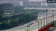 1989 : Man vs Chinese tank (Tiananmen Square)