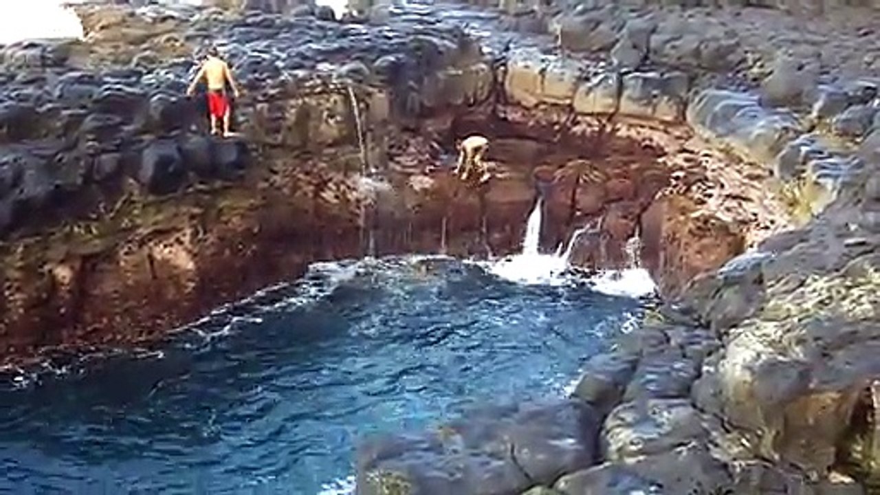 A Hawaï, cette piscine naturelle est particulièrement dangereuse