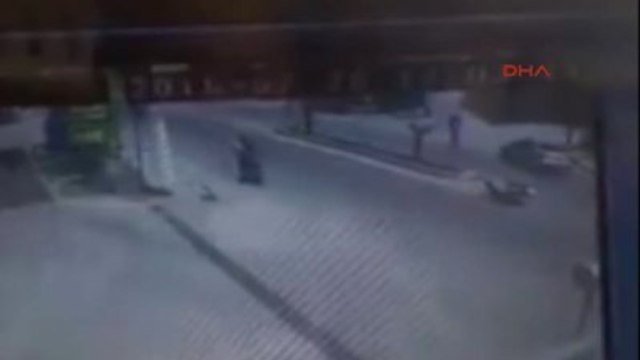 Adana Otomobile Çarpan Motosikletin Sürücüsü Öldü, Otomobil Sürücüsü Kalp Krizi Geçirdi