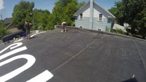 Peindre message de bienvenue sur le toit de sa maison pour les avions !