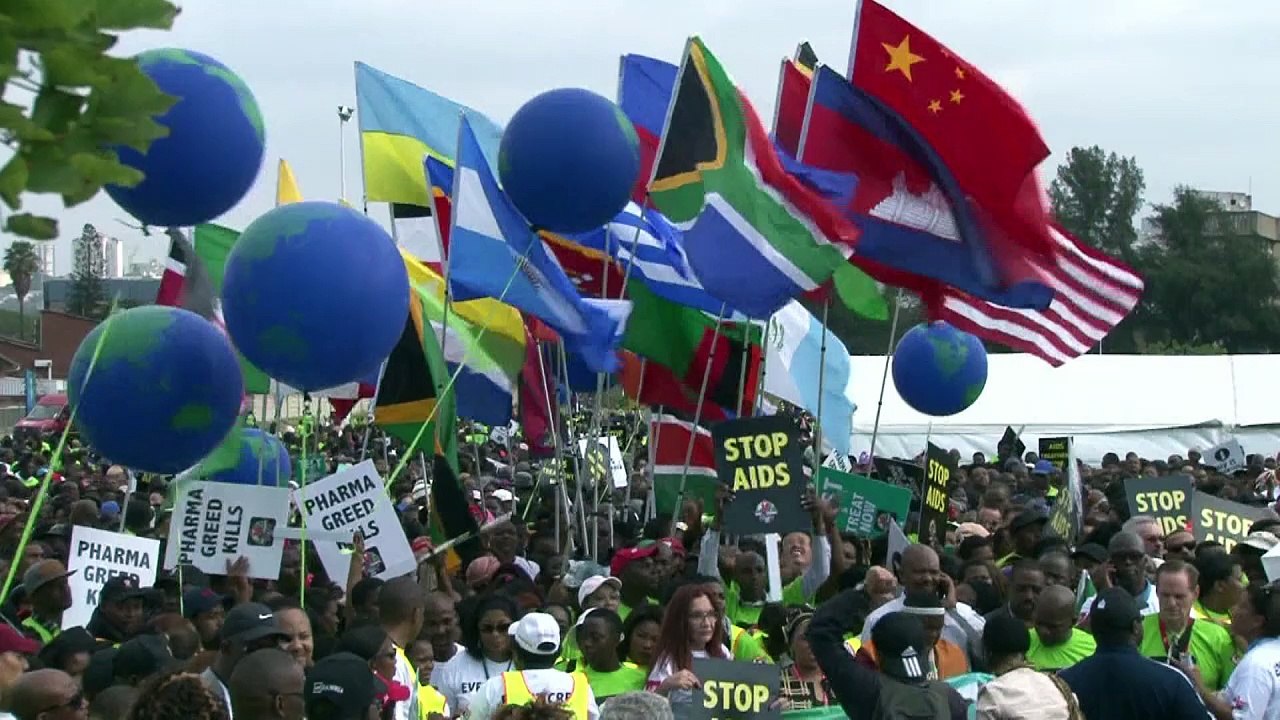 'Sugar daddies' and 'blessers' threaten fight against HIV