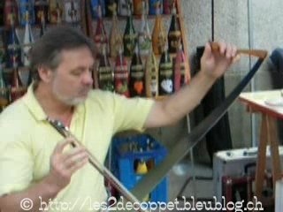 Daniel à la scie musicale