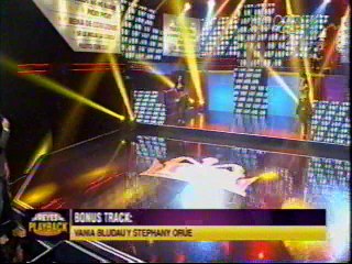 Baile de Stephany Orue y Vania Bludau en el Bonus Track