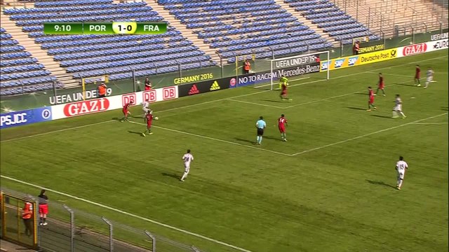 Foot - Euro - U19 - Bleus : Le but de Blas contre le Portugal