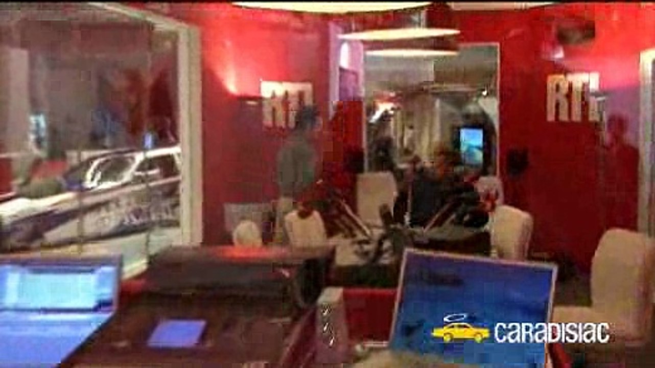 Paris 2008 : Aymeric se prend pour un animateur TV et radio (gag)