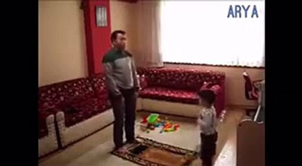 Kid fails to stop Father from praying