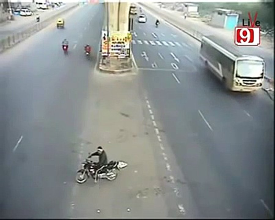 unbelievable accident really shocking... - Latest Video News