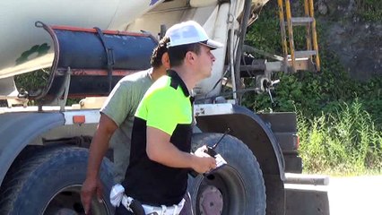 KAZA YAPAN KAMYON SÜRÜCÜSÜNE BÖYLE SALDIRDI