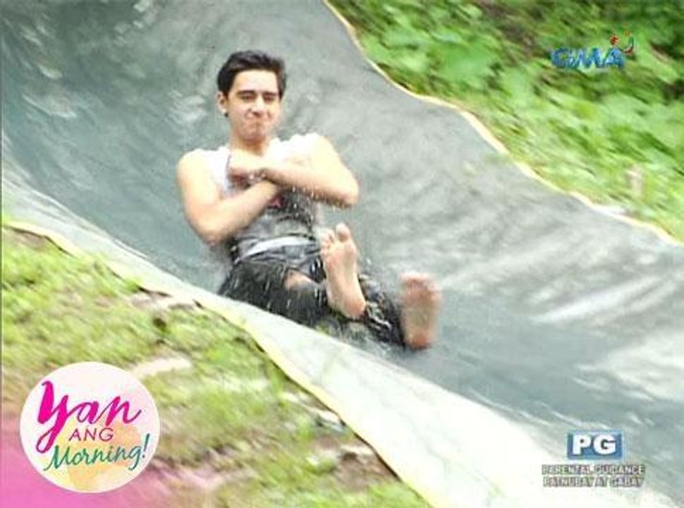 Yan Ang Morning!: Mud crawl race
