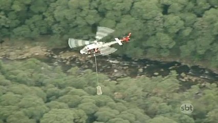 Helicóptero resgata mulheres que se perderam em parque