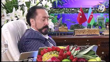 Münafıklar Ehli Beyt'e düşmandılar. Hz. Hasan'ı Hz. Hüseyin'i şehit eden münafıklardı