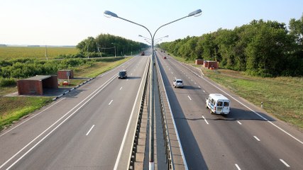 Громкое дело - По обе стороны дороги