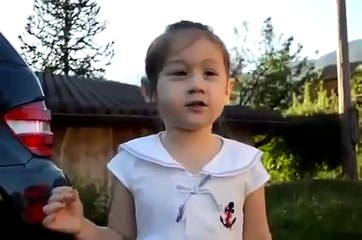 Bé Gái Gốc Việt Nói Tiếng Việt Cực Dễ Thương