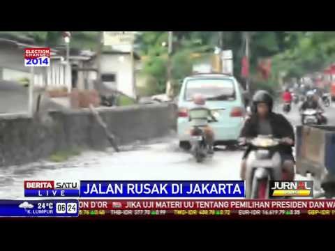 Curah Hujan Tinggi, Jalan di Cipinang Rusak Parah