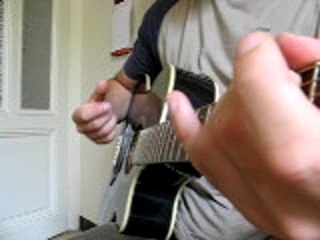 Comment chanter en jouant de la guitare ?