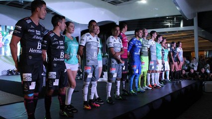 León presentó su nueva piel