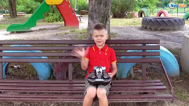 Тестирование Танка Амфибия на Радиоуправлении. Видео обзор и тест-драйв от Игорька. Видео для детей