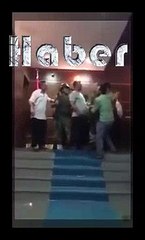 Valiliğe girmeye çalışan askerleri halk dışarı çıkardı  DARBE GİRİŞİMİ