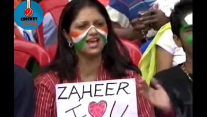 ♥(Top-5 )♥ Romantic Moments in Cricket Stadium _ Flying Kisses ,Girl Proposing ,Slips etc