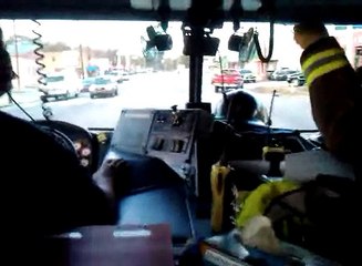 Birmingham Engine 19 responding to 2nd alarm apartment fire.3GP