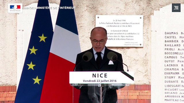 Bernard Cazeneuve rend hommage à un policier tué le 14 juillet à Nice