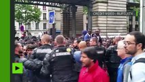 Evacuation du camp de migrants situé sous la station de métro Jaurès à Paris