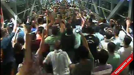 Atatürk Havalimanı'nı basan darbeci askerler kamerada