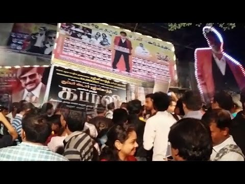 KABALI - Rajnikant FANS Line Up Outisde Theatres Since 3 am In Morning